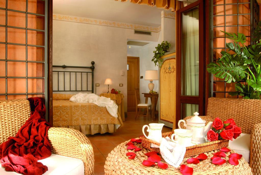 Hotel La Locanda Dei Ciocca Гротаферата Екстериор снимка